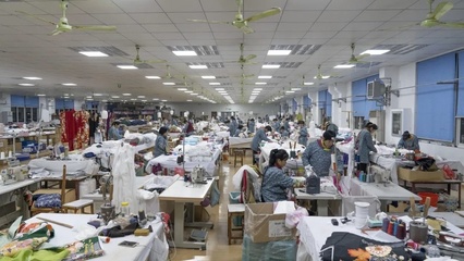 金山藏宝 揭秘服装&ldquo;私人定制&rdquo;工厂，从婚纱到鞋帽的个性化零售新体验