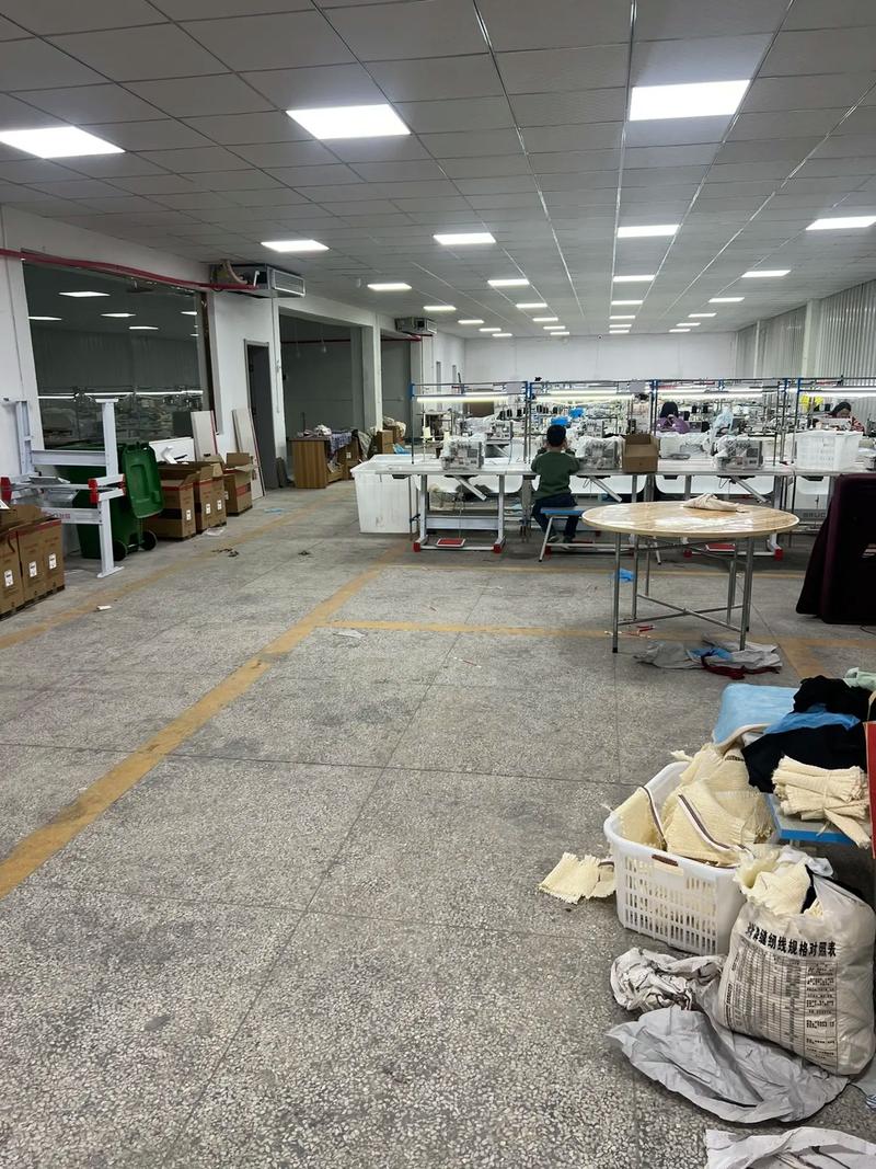 服装服饰零售新厂扩建 招整件车位多名，新厂加30台车火速进场