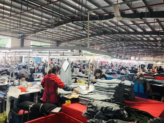 王进军一行赴江苏调研纺织服装产业园区及鞋帽零售发展新态势