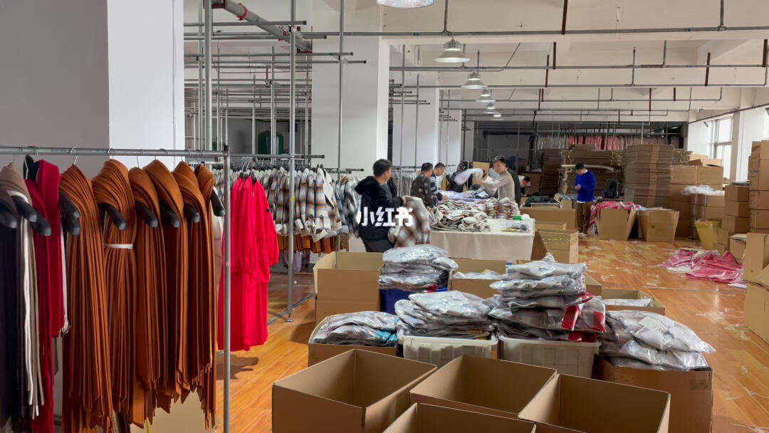 服装工厂包装车间与箱包销售的协同运营之道