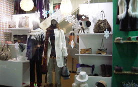 2006韩国时装纺织品博览会 陈列精品与鞋帽零售新风尚